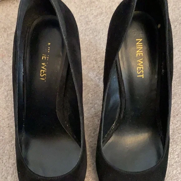 Nine West Black Suede Pumps (Size 7.5) - Picture 4 of 5